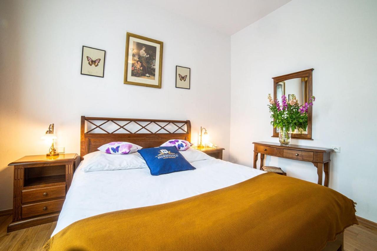 Aparthotel Hornigold "W Zielonej Kamienicy" Katowice Ngoại thất bức ảnh